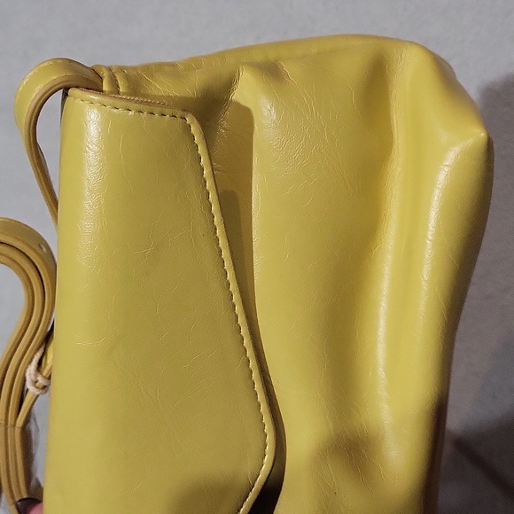Universal Thread Yellow Crossbody Bag - Picture 13 of 14